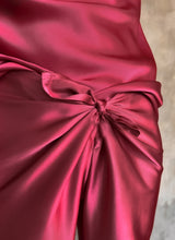 Load image into Gallery viewer, QUARZIA ARTISAN 100% SILK BATIK PANTS MADE IN BALI