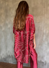 Load image into Gallery viewer, QUARZIA ARTISAN 100% SILK BATIK KAFTAN MADE IN BALI