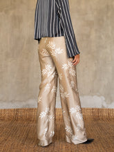 Load image into Gallery viewer, Quarzia luxury decorative Knot Pant-hand painted handmade from premium silk-Dedaun Sable & White-crafted by artisans in Bali