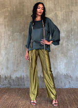 Load image into Gallery viewer, BELLA TOP - PLAIN DARK GREY
