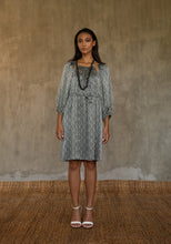 Load image into Gallery viewer, JIWA SILK DRESS Deco Steel grey
