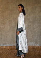 Load image into Gallery viewer, KINTSUGI SILK KIMONO White &amp; Steel grey
