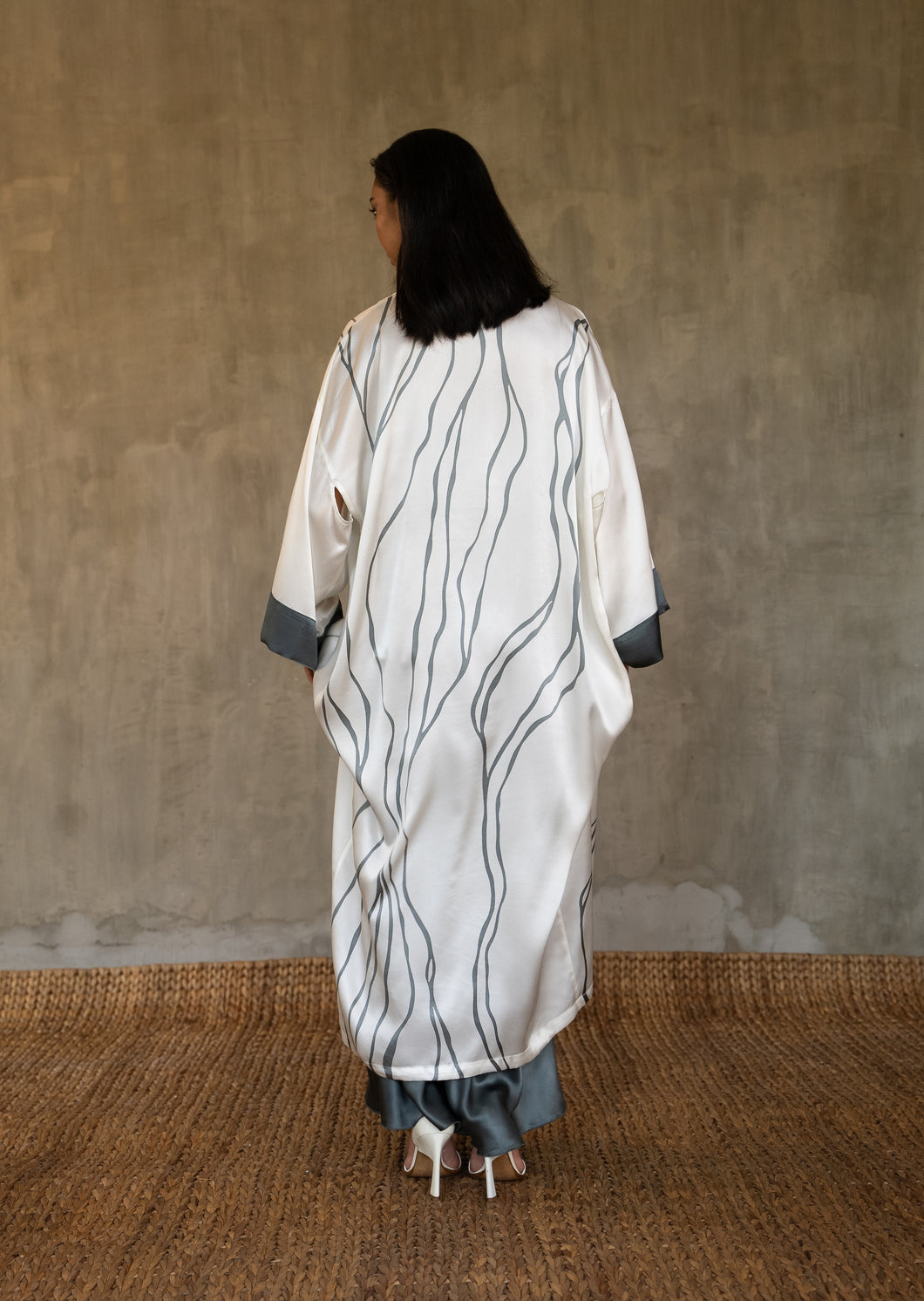 KINTSUGI SILK KIMONO White & Steel grey