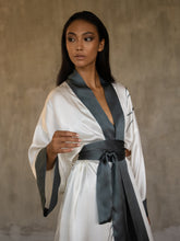 Load image into Gallery viewer, KINTSUGI SILK KIMONO White &amp; Steel grey
