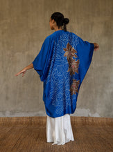 Load image into Gallery viewer, SILK OPEN KAFTAN Kubis Nautical blue
