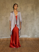 Load image into Gallery viewer, SILK OPEN KAFTAN Kubis Cloud Grey
