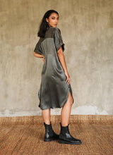 Load image into Gallery viewer, ROBI SILK DRESS Luvia Steel grey
