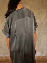 Load image into Gallery viewer, ROBI SILK DRESS Luvia Steel grey
