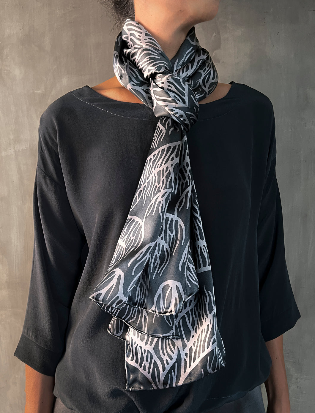 QUARZIA ARTISAN 100% SILK BATIK SCARF MADE IN BALI
