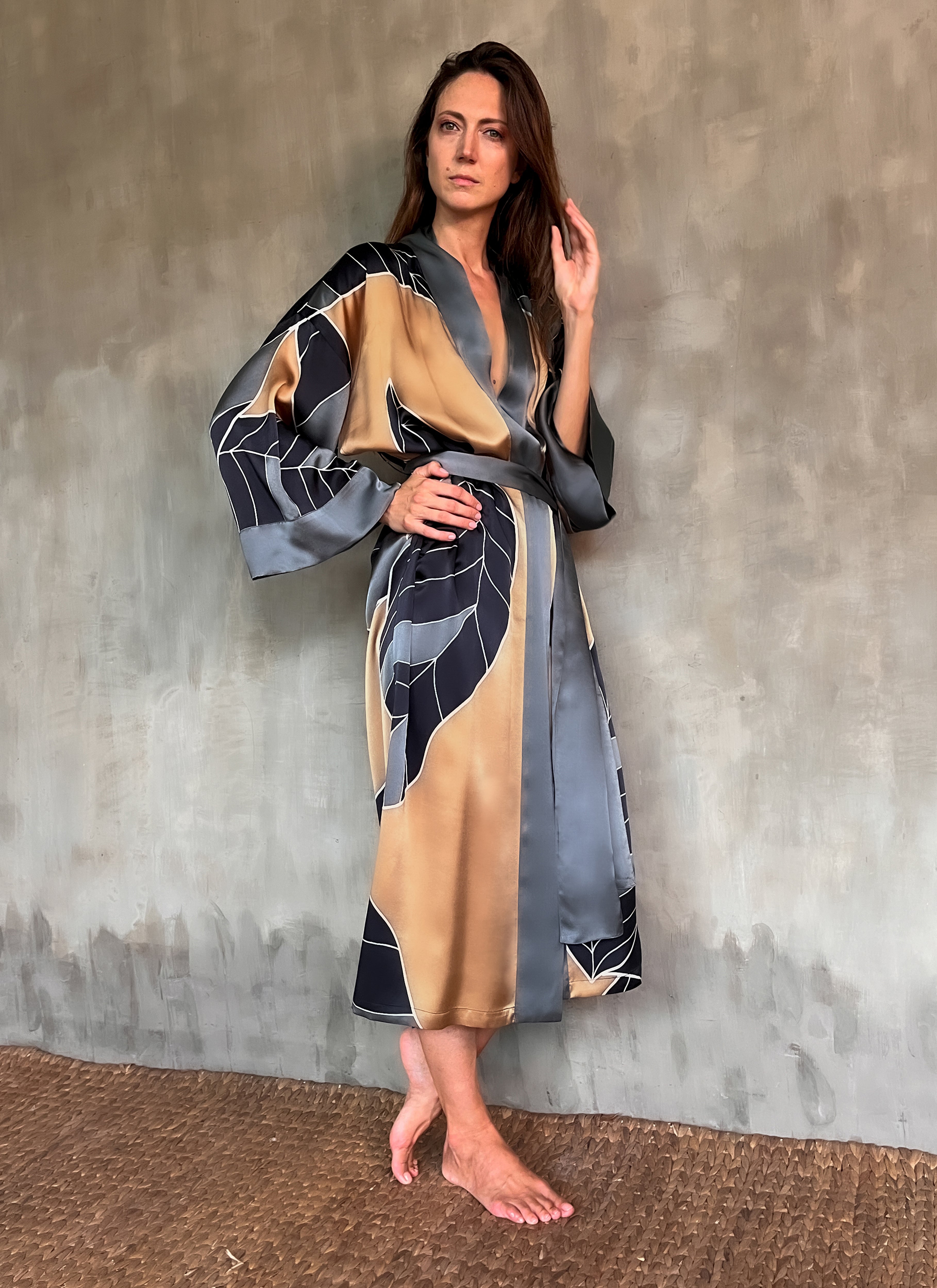 QUARZIA ARTISAN 100% SILK BATIK KIMONO MADE IN BALI