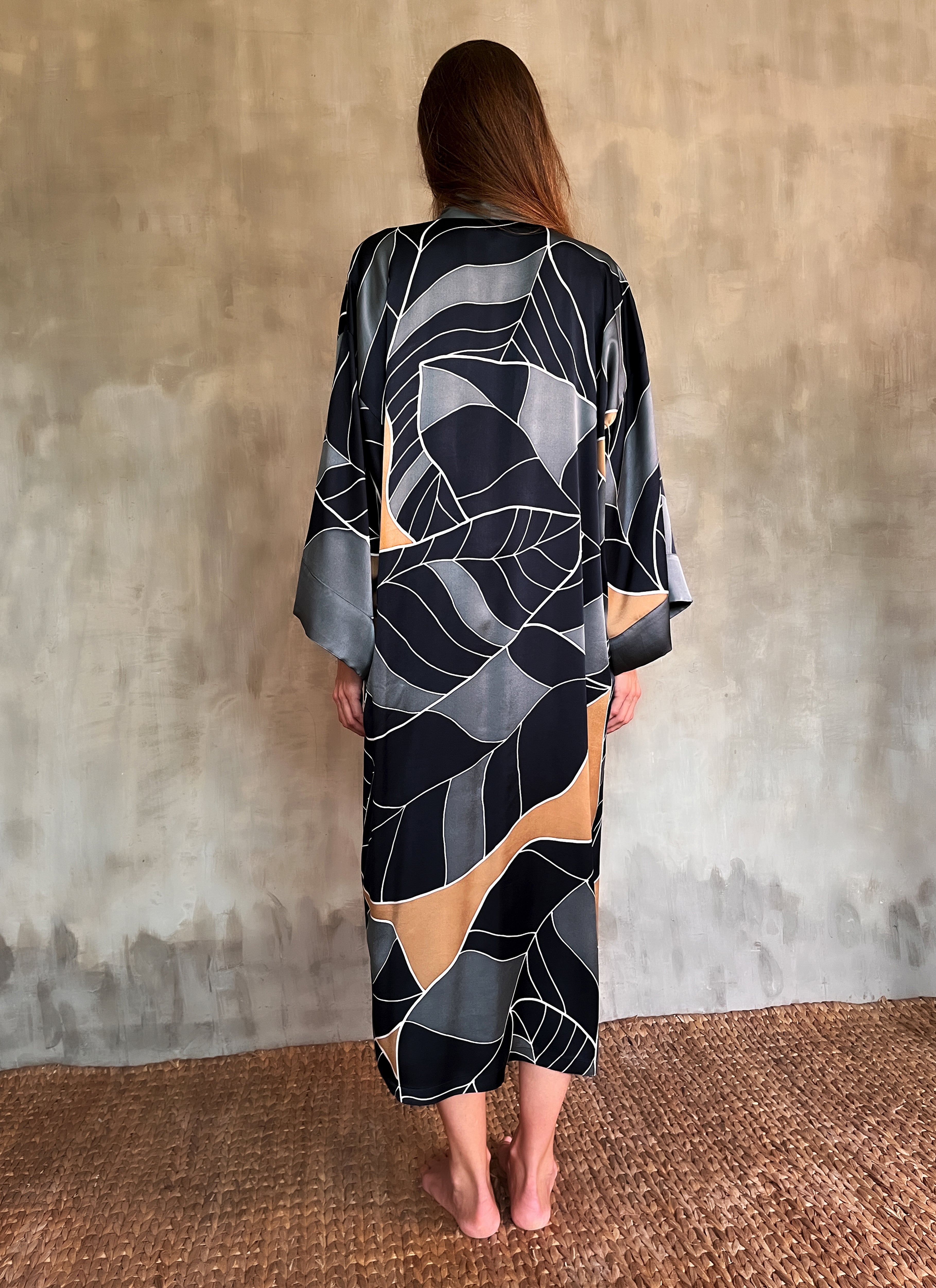 QUARZIA ARTISAN 100% SILK BATIK KIMONO MADE IN BALI