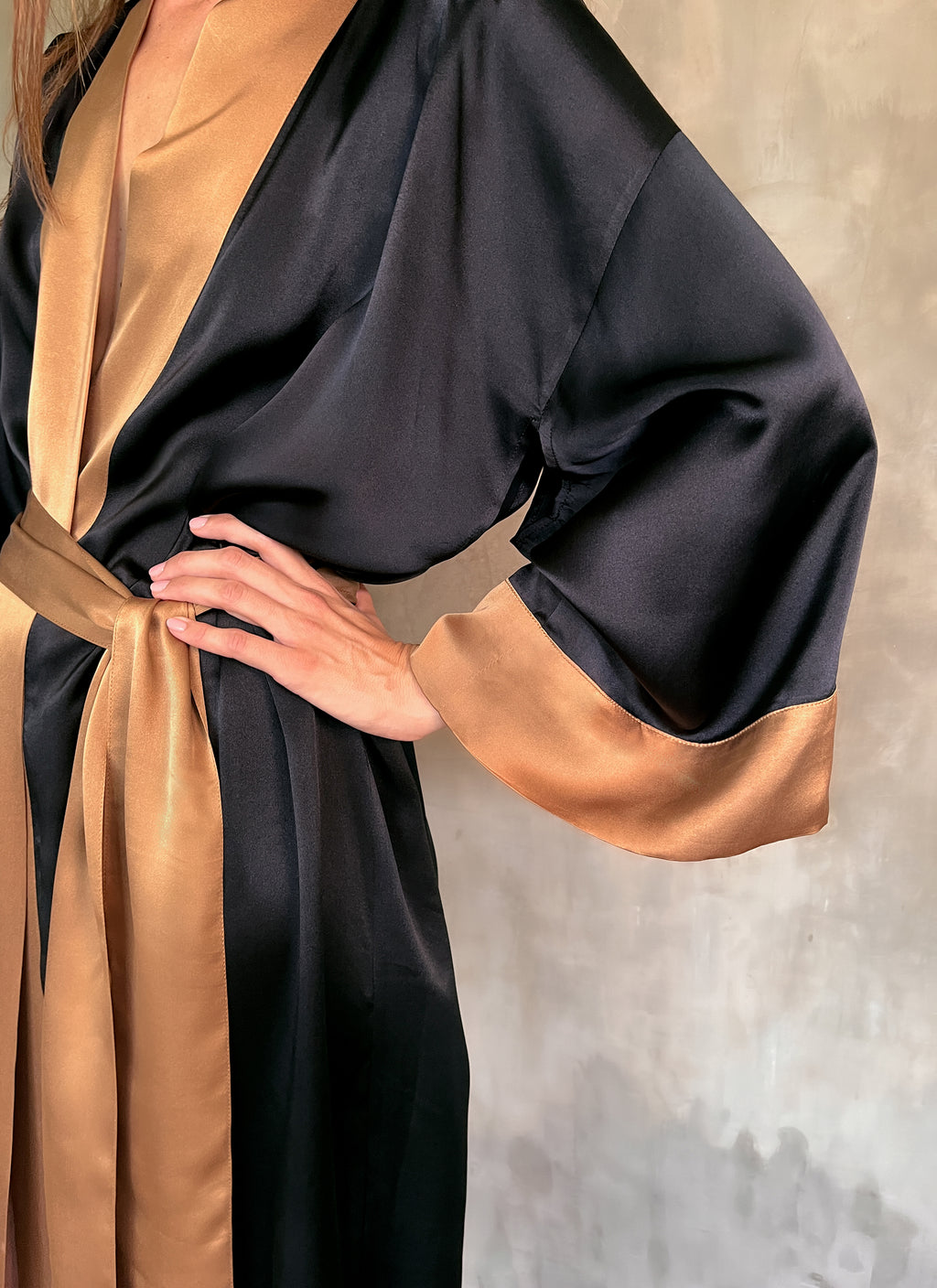 QUARZIA ARTISAN 100% SILK BATIK KIMONO MADE IN BALI