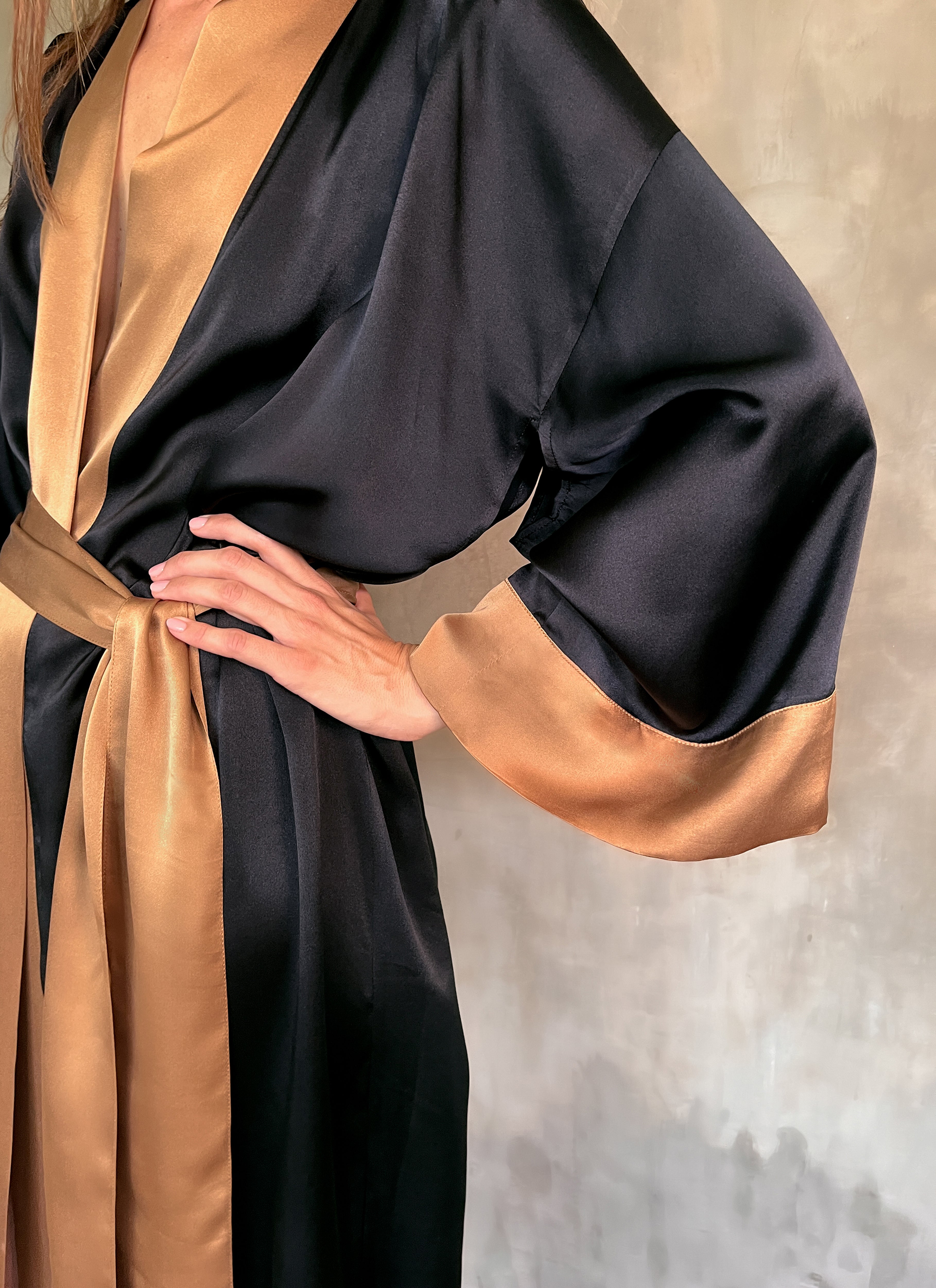 QUARZIA ARTISAN 100% SILK BATIK KIMONO MADE IN BALI