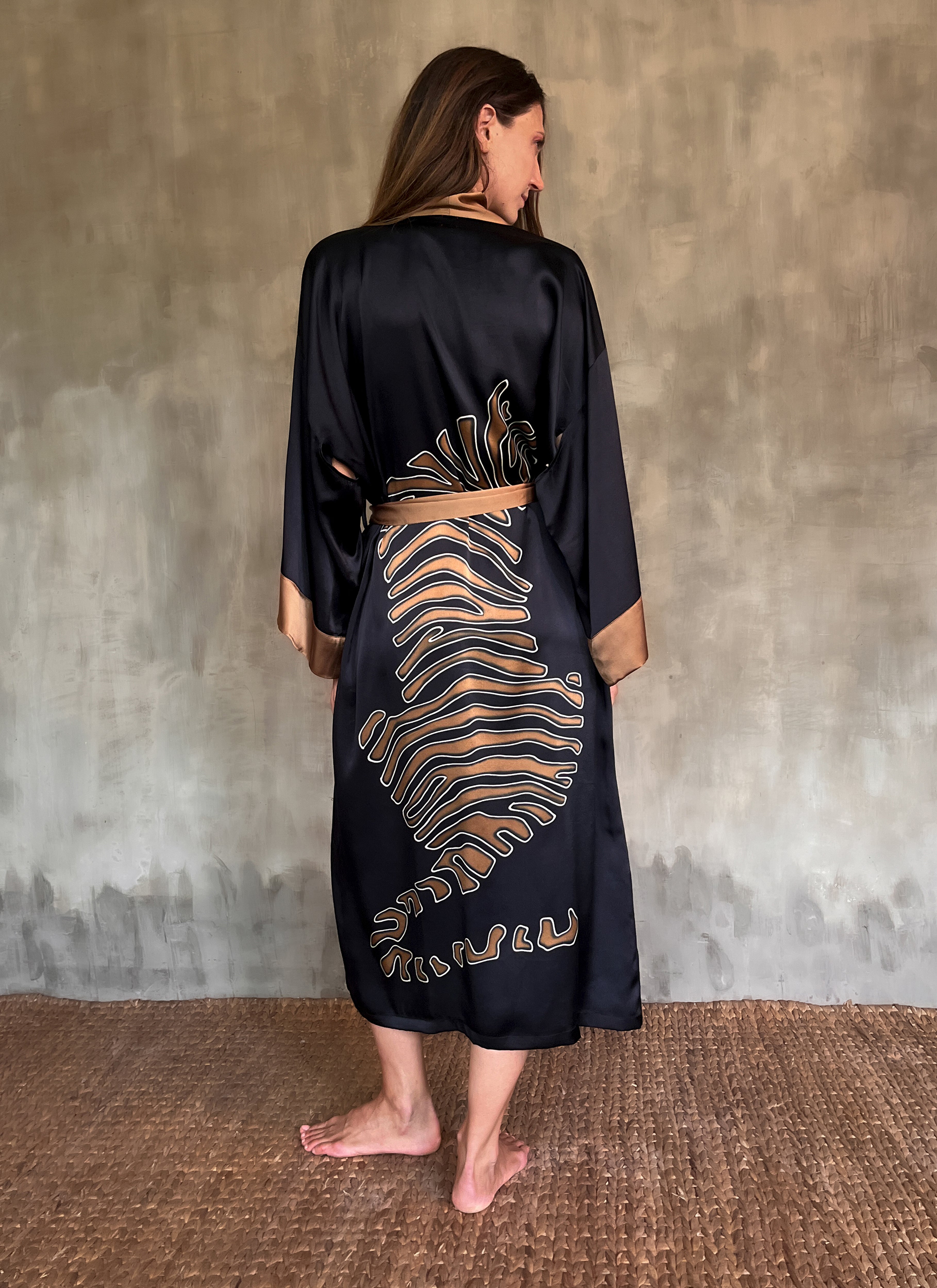 QUARZIA ARTISAN 100% SILK BATIK KIMONO MADE IN BALI