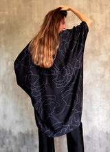 Load image into Gallery viewer, QUARZIA ARTISAN 100% SILK BATIK KAFTAN MADE IN BALI
