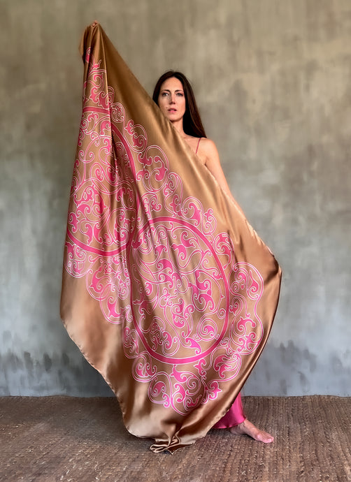 QUARZIA ARTISAN 100% SILK BATIK SARONG MADE IN BALI