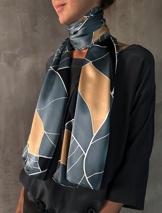 QUARZIA ARTISAN 100% SILK BATIK SCARF MADE IN BALI