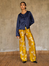 Load image into Gallery viewer, Quarzia luxury decorative Knot Pant-hand painted handmade from premium silk-Dedaun Old Gold-crafted by artisans in Bali
