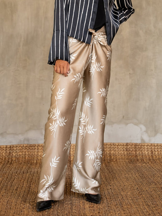 Quarzia luxury decorative Knot Pant-hand painted handmade from premium silk-Dedaun Sable & White-crafted by artisans in Bali