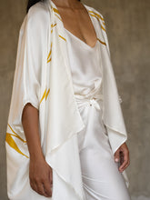 Load image into Gallery viewer, Quarzia luxury relaxed Open Kaftan with three-quarter length sleeves-hand painted handcrafted from premium silk-Kintsugi White-made by artisans in Bali
