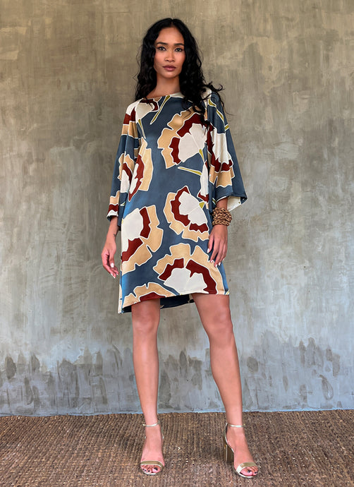 Handpainted silk batik dress with Ginkgo pattern, multicolor, kneelenght, a-line silhouette, trumpet sleeves.