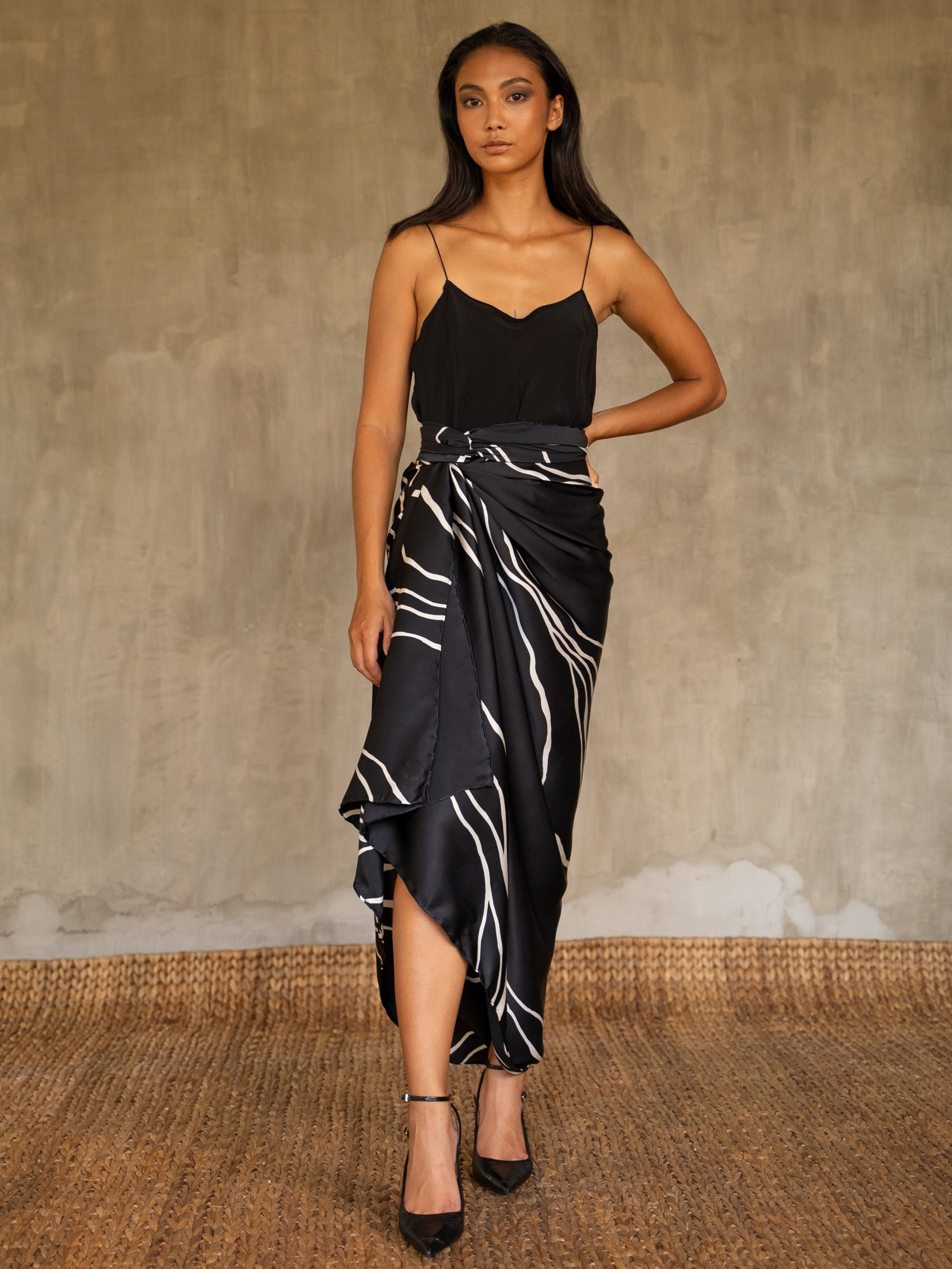 Quarzia artisanal silk hand-painted sarong as a modern batik by Bali artisan