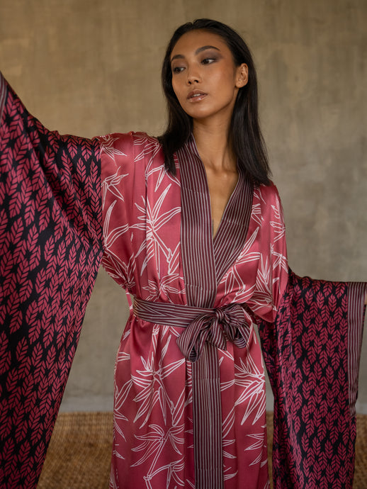 Quarzia's closest take on japanese Kimono' style, glossy batik patterned silk satin with 