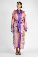 Load image into Gallery viewer, Quarzia signature Kimono has wide, flowing sleeves and it&#39;s handcrafted from pure silk satin. As Japanese style&#39; kimono  it is open under the arms. A bold contrast color border on the cuffs and on the front, together with the same color silk belt, frame this elegant piece, ultimate in relaxed style, elegance and comfort. The batik pattern is inspired by the incredible balinese leafy jungle and colorful tucans 
