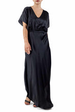 Load image into Gallery viewer, Quarzia Ana silk dress black
