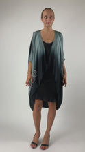 Load and play video in Gallery viewer, SILK OPEN KAFTAN lilac black arona-grey
