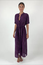 Load and play video in Gallery viewer, Meant to embody self-confidence, this crepe silk kaftan combines Quarzia&#39;s refined &quot;Leaves&quot; motif and vibrant purple color.  The string on the waist add a dash of creativity for you, according to your mood. Loose or tied, easy or fasten. How do you feel today?? 
