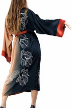 Load image into Gallery viewer, Quarzia silk kimono lilac black orange
